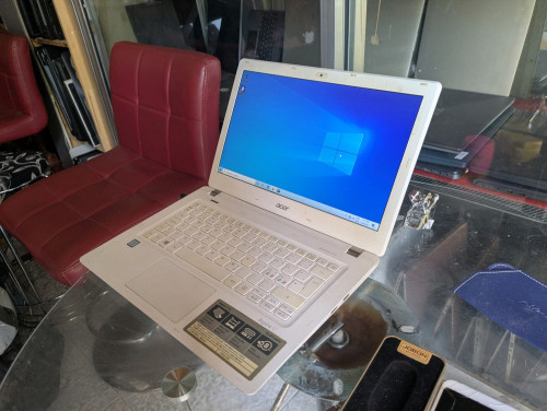 Acer V3-372 Core i5 2.4Ghz/ ram8/SSD128/13inch