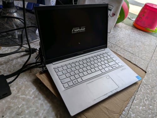 Asus vivobook Core i5-11th/ram8/SSD256/14inch
