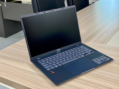 Asus Vivobook X1407Q Copilot +PC
