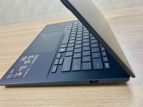 Asus Vivobook X1407Q Copilot +PC
