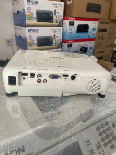Epson projector X41 (95%)