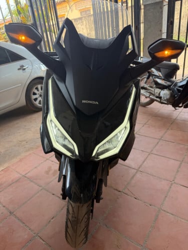 Honda forza 350cc 2025