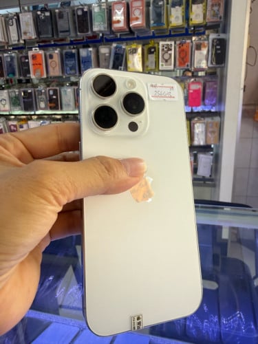 iPhone 16pro 256GB 789$