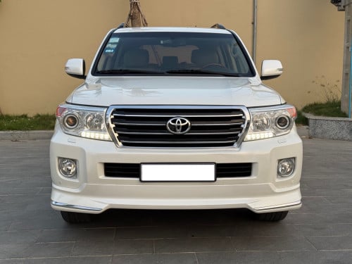 Land Cruiser GXR 2014 ម៉ាស៊ូត V8 ( អារ៉ាប់ )