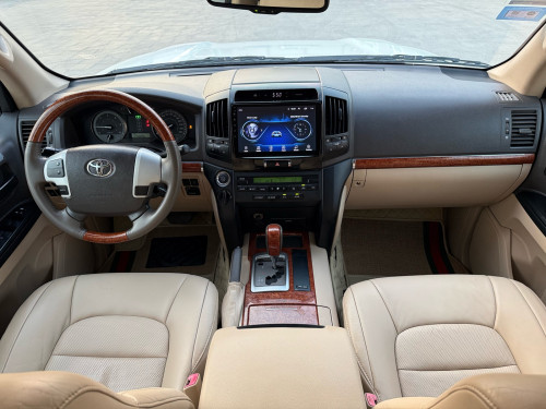 Land Cruiser GXR 2014 ម៉ាស៊ូត V8 ( អារ៉ាប់ )