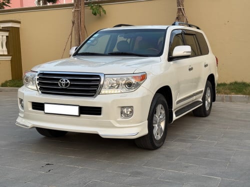 Land Cruiser GXR 2014 ម៉ាស៊ូត V8 ( អារ៉ាប់ )