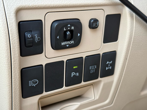 Land Cruiser GXR 2014 ម៉ាស៊ូត V8 ( អារ៉ាប់ )