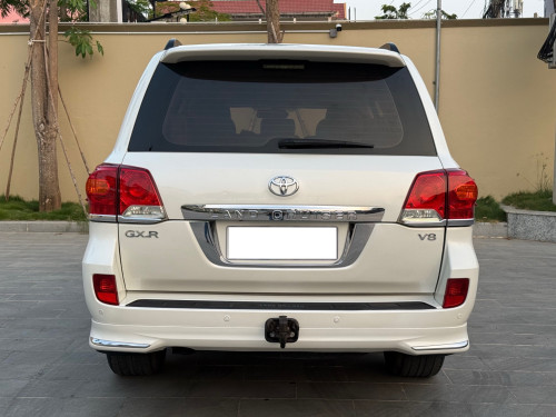 Land Cruiser GXR 2014 ម៉ាស៊ូត V8 ( អារ៉ាប់ )