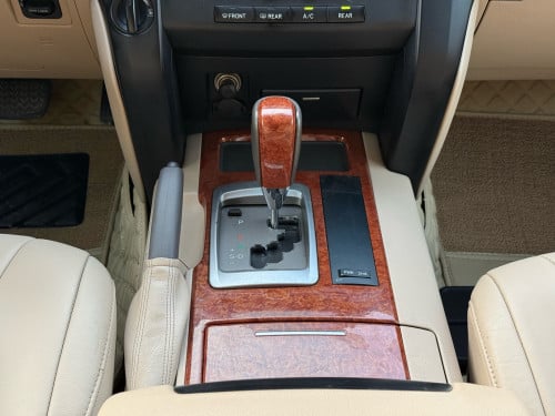 Land Cruiser GXR 2014 ម៉ាស៊ូត V8 ( អារ៉ាប់ )