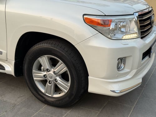 Land Cruiser GXR 2014 ម៉ាស៊ូត V8 ( អារ៉ាប់ )