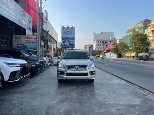 Lexus Lx 570 2013 Sport Full Arab ម្ចាស់ដើមទីមួយទិញថ្មីខ្លាញ់គោ • ធានាឡានមូល មិនមាន បុកប៉ះ
