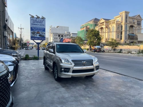 Lexus Lx 570 2013 Sport Full Arab ម្ចាស់ដើមទីមួយទិញថ្មីខ្លាញ់គោ • ធានាឡានមូល មិនមាន បុកប៉ះ