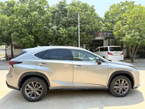 Lexus Nx200t 2016 F-Sport ប៉ុងមួយ 3បេតុង