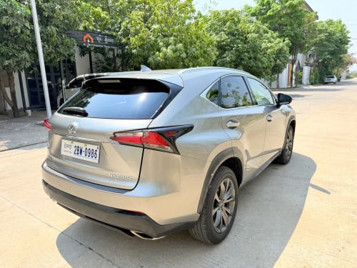 Lexus Nx200t 2016 F-Sport ប៉ុងមួយ 3បេតុង