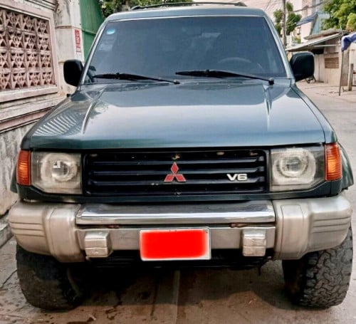 Mitsubishi Montero ឆ្នាំ95 ម៉ាស៊ីនម៉ាស៊ូត ឡានស្អាតសាច់ដែកខ្ចី មានពន្ធ លក់ធូៗ 3700 $ ចរចាបានតិចតួច
