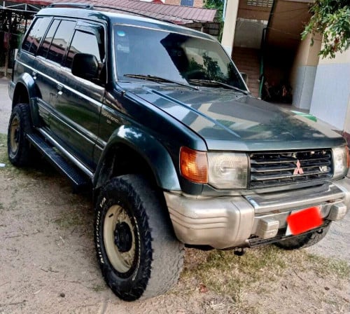 Mitsubishi Montero ឆ្នាំ95 ម៉ាស៊ីនម៉ាស៊ូត ឡានស្អាតសាច់ដែកខ្ចី មានពន្ធ លក់ធូៗ 3700 $ ចរចាបានតិចតួច
