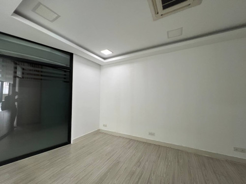Office Space for Lease at Doun Penh (OF-162) ការិយាល័យសម្រាប់ជួល នៅដូនពេញជិតផ្សារធំថ្មី