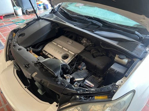 Rx330 ឆ្នាំ 04 ប៉ុង2 តម្លៃ 18500 ចរចាបាន