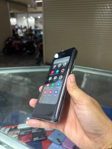 Samsung Fold 1 Korea Ram12GB HD512GB Phone Condition 90% , បែកថាច់ , ម៉ាស៊ីនហ្ស៊ីន