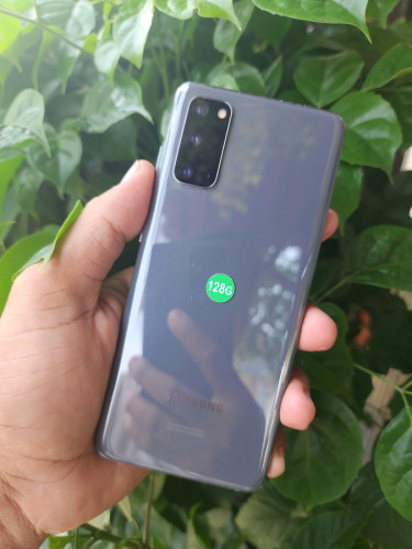 Samsung S20 5G 12g/128g(វៃដូរបាន)👉$140