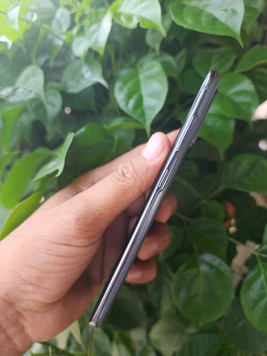 Samsung S20 5G 12g/128g(វៃដូរបាន)👉$140