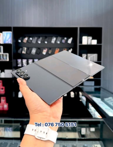 Samsung Z Trifold 512gb CH
