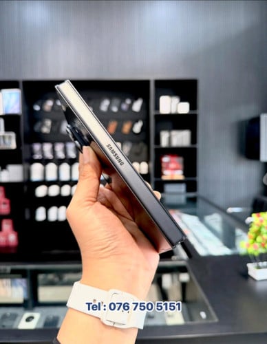Samsung Z Trifold 512gb CH