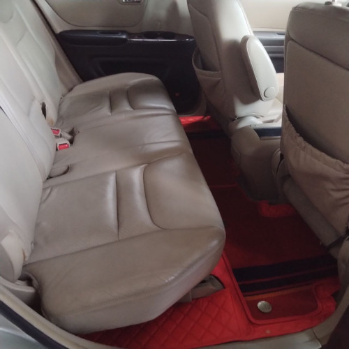 SUV Highlander មាន ជួលជាថ្ងៃនឹង Around ក្នុងក្រុង ចាប់ 30$~60