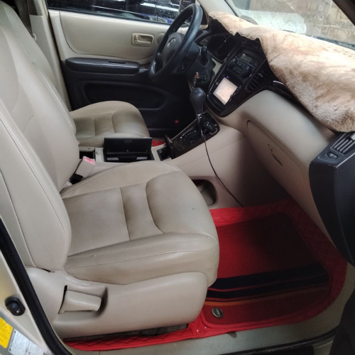 SUV Highlander មាន ជួលជាថ្ងៃនឹង Around ក្នុងក្រុង ចាប់ 30$~60