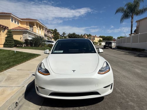 Tesla Model Y Long Range Dual Motor P2 Year2021​ ធានា​ឡាន​ស្អាត​ ទឹក​ថ្នាំ​សុីន​មួយ​ជុំ​