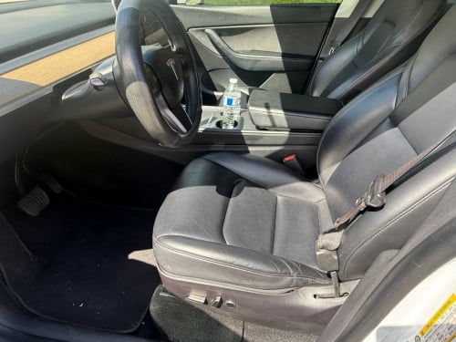 Tesla Model Y Long Range Dual Motor P2 Year2021​ ធានា​ឡាន​ស្អាត​ ទឹក​ថ្នាំ​សុីន​មួយ​ជុំ​