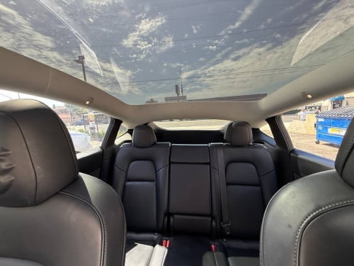 Tesla Model Y Long Range Dual Motor P2 Year2021​ ធានា​ឡាន​ស្អាត​ ទឹក​ថ្នាំ​សុីន​មួយ​ជុំ​