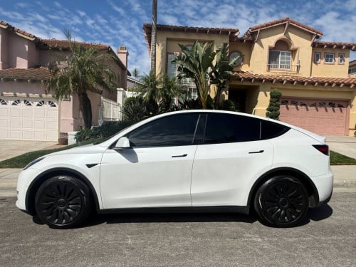 Tesla Model Y Long Range Dual Motor P2 Year2021​ ធានា​ឡាន​ស្អាត​ ទឹក​ថ្នាំ​សុីន​មួយ​ជុំ​