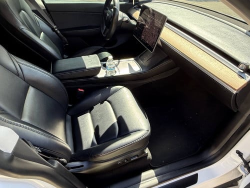 Tesla Model Y Long Range Dual Motor P2 Year2021​ ធានា​ឡាន​ស្អាត​ ទឹក​ថ្នាំ​សុីន​មួយ​ជុំ​