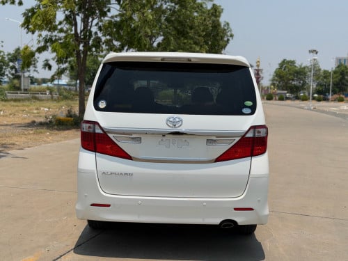 Toyota Alphard 2013 Auto3 ( ក្រដាសពន្ធថ្មី )