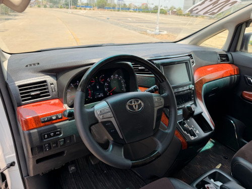 Toyota Alphard 2013 Auto3 ( ក្រដាសពន្ធថ្មី )