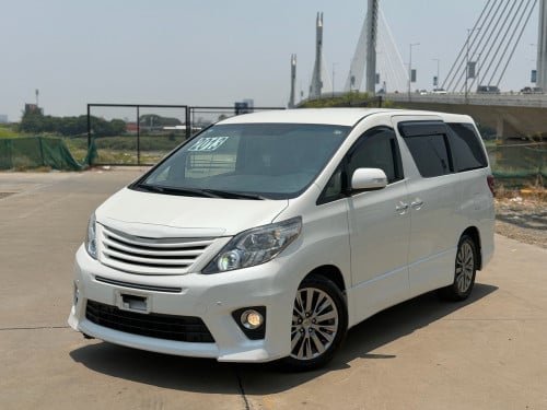 Toyota Alphard 2013 Auto3 ( ក្រដាសពន្ធថ្មី )