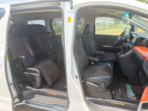Toyota Alphard 2013 Auto3 ( ក្រដាសពន្ធថ្មី )