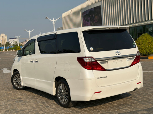 Toyota Alphard 2013 Auto3 ( កែកញ្ច្រែងឆ្វេងហ្សុីន )