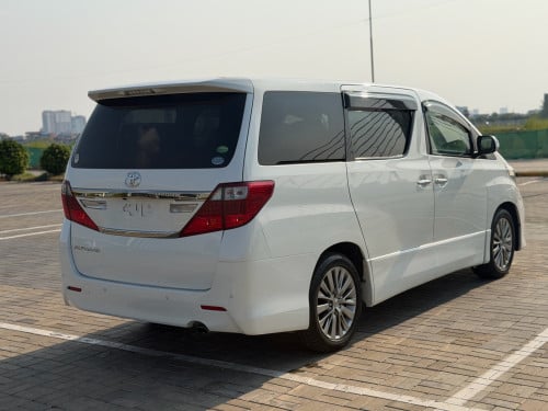 Toyota Alphard 2013 Auto3 ( កែកញ្ច្រែងឆ្វេងហ្សុីន )