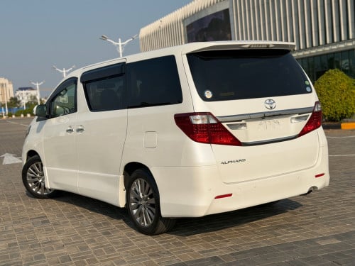 Toyota Alphard 2013 Auto3 ( កែកញ្ច្រែងឆ្វេងហ្សុីន )
