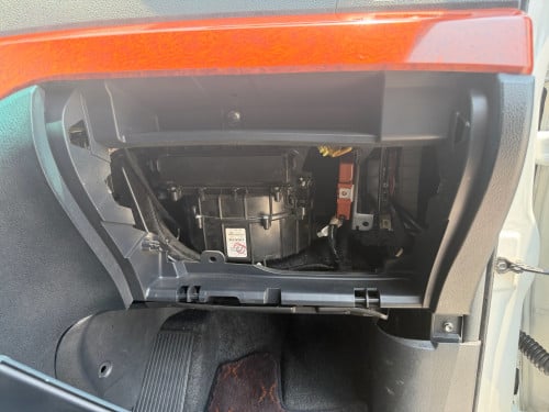 Toyota Alphard 2013 Auto3 ( កែកញ្ច្រែងឆ្វេងហ្សុីន )