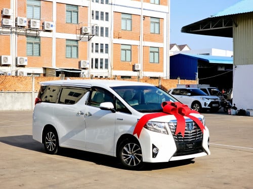 Toyota Alphard Executive lounge