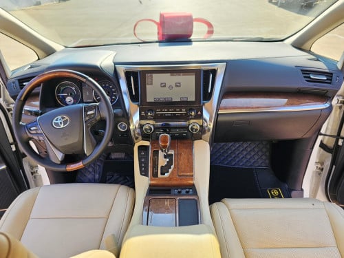 Toyota Alphard Executive lounge