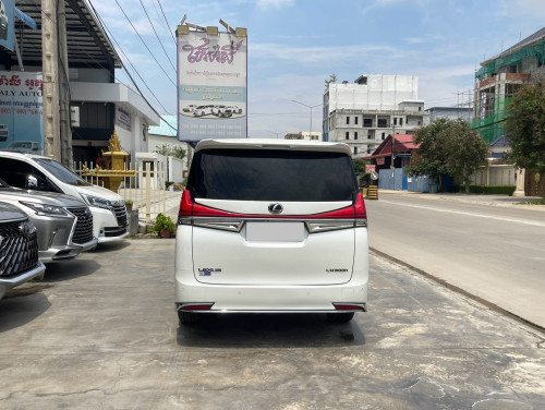TOYOTA ALPHARD UP LEXUS LM 300h