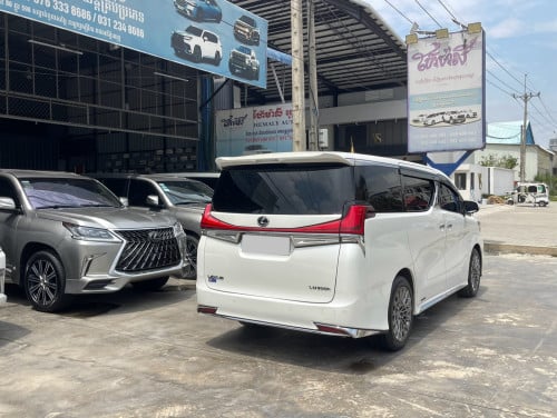 TOYOTA ALPHARD UP LEXUS LM 300h