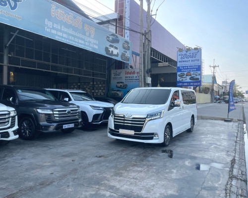 Toyota GRANVIA 2020 Premium Full Options•Specs arab  (diesel 2800cc)