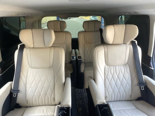 Toyota GRANVIA 2020 Premium Full Options•Specs arab  (diesel 2800cc)