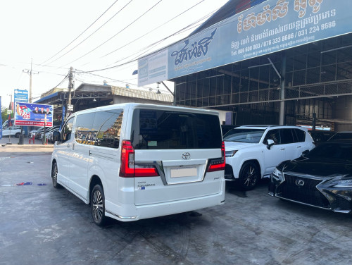 Toyota GRANVIA 2020 Premium Full Options•Specs arab  (diesel 2800cc)