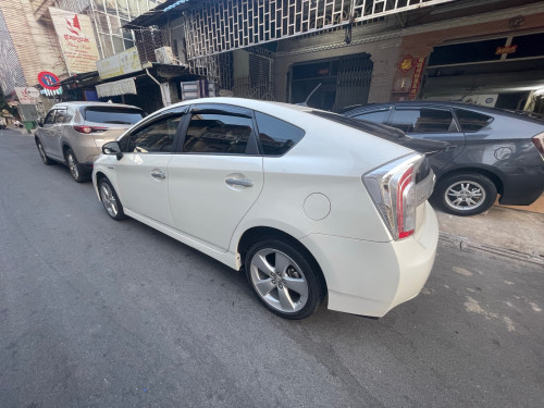 Urgent sale Toyota Prius 2010 option4 sola up 2012